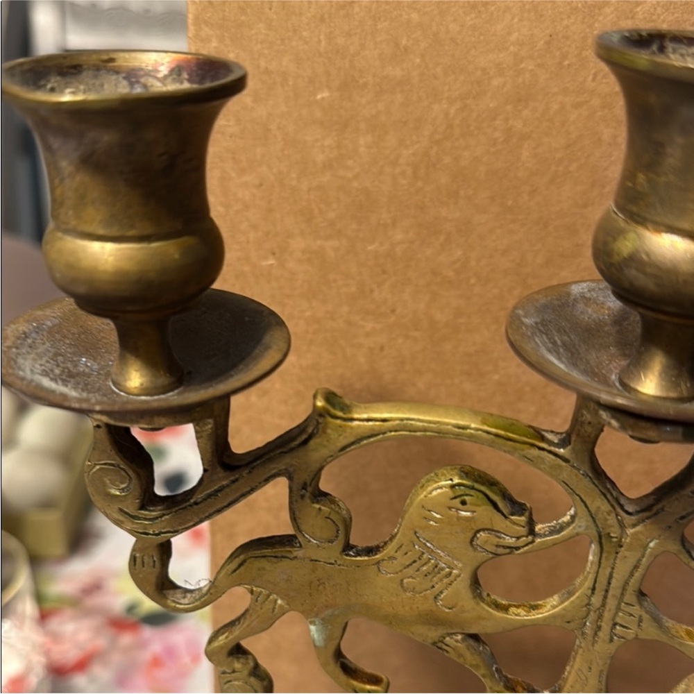 Elegant Brass Candelabra with Lion Design - Picture 6 of 7